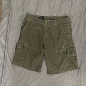Kuhl Mens Ambush Cargo Shorts Size 36 12in inseam Green Khaki